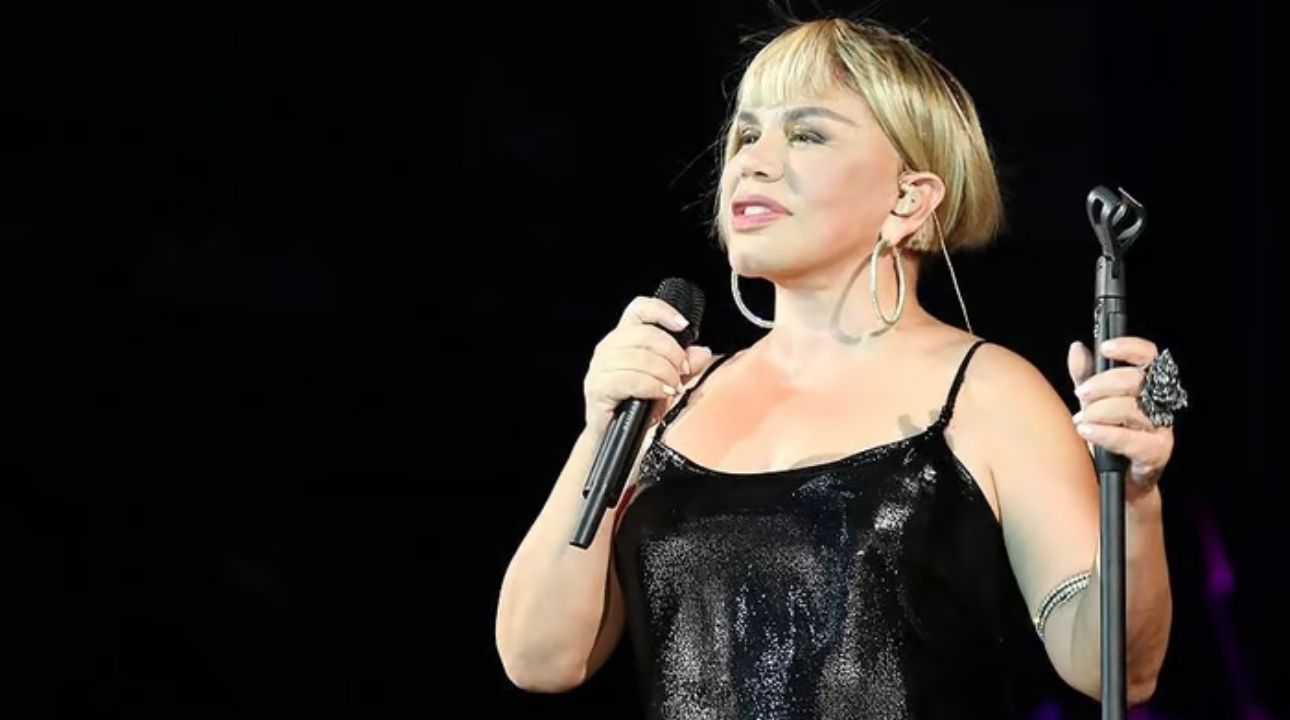 Sezen Aksu'dan Annem Ankara'ya Jest!