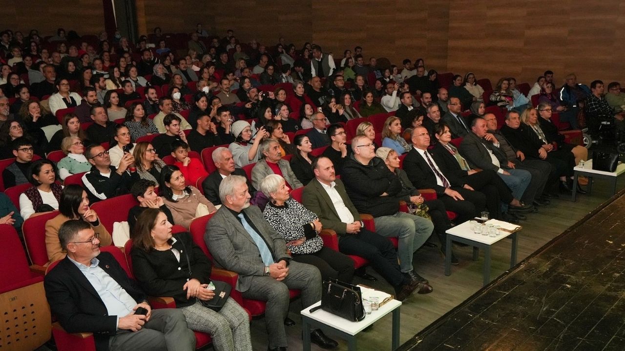 Gaziemir Belediyesi Tiyatro