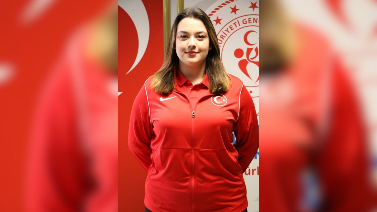 Ilayda Nur Çürük Takım