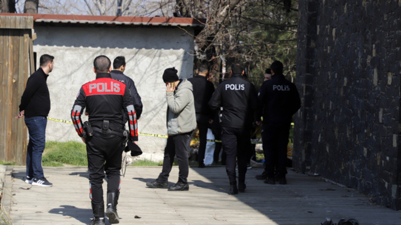 Parkta Ölü Bulundu