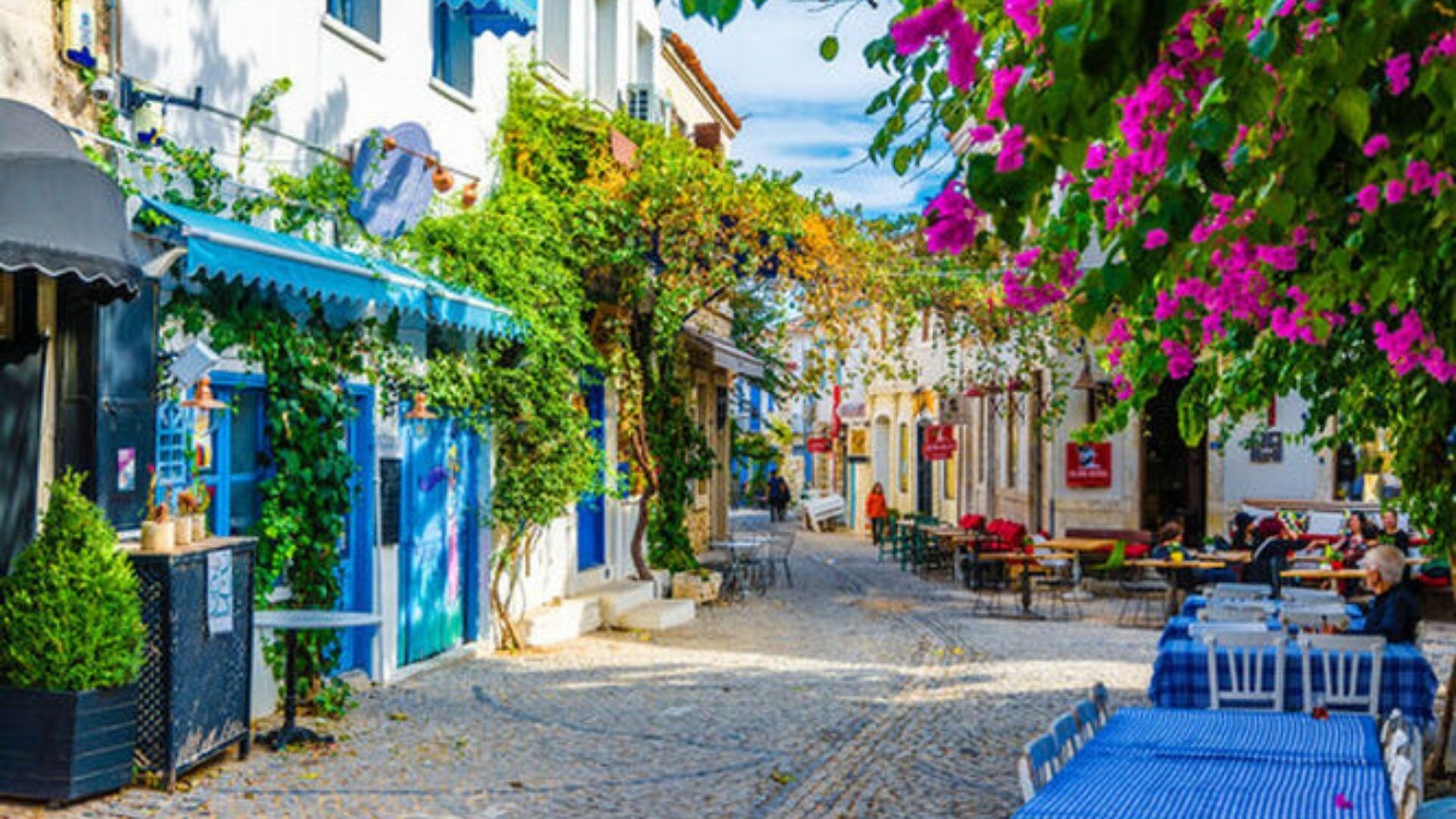 Alaçatı’da Röportaj Vatandaşlar Türkiye'nin En Güzel Tatil Beldesini Açıkladı