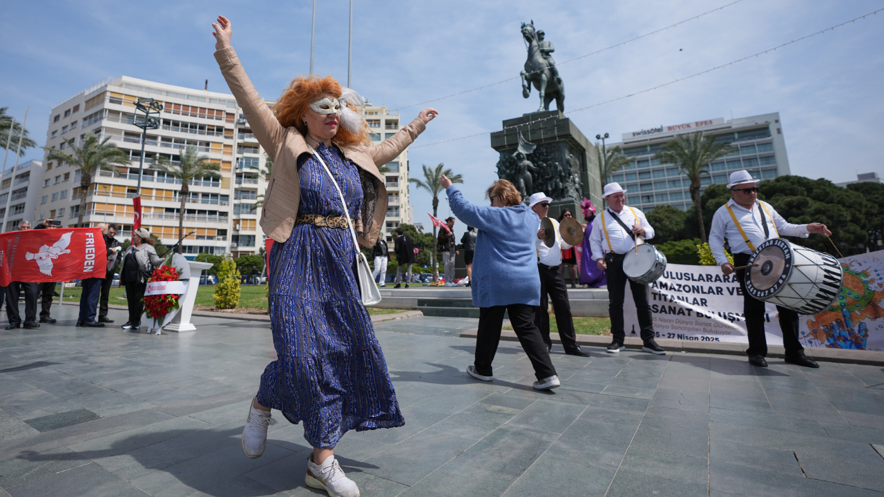 İzmir'de 6. Uluslararası Amazonlar Ve Titanlar Sanat Buluşması Başladı2