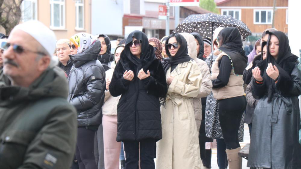 Sakarya Dansçı Cenaze-1