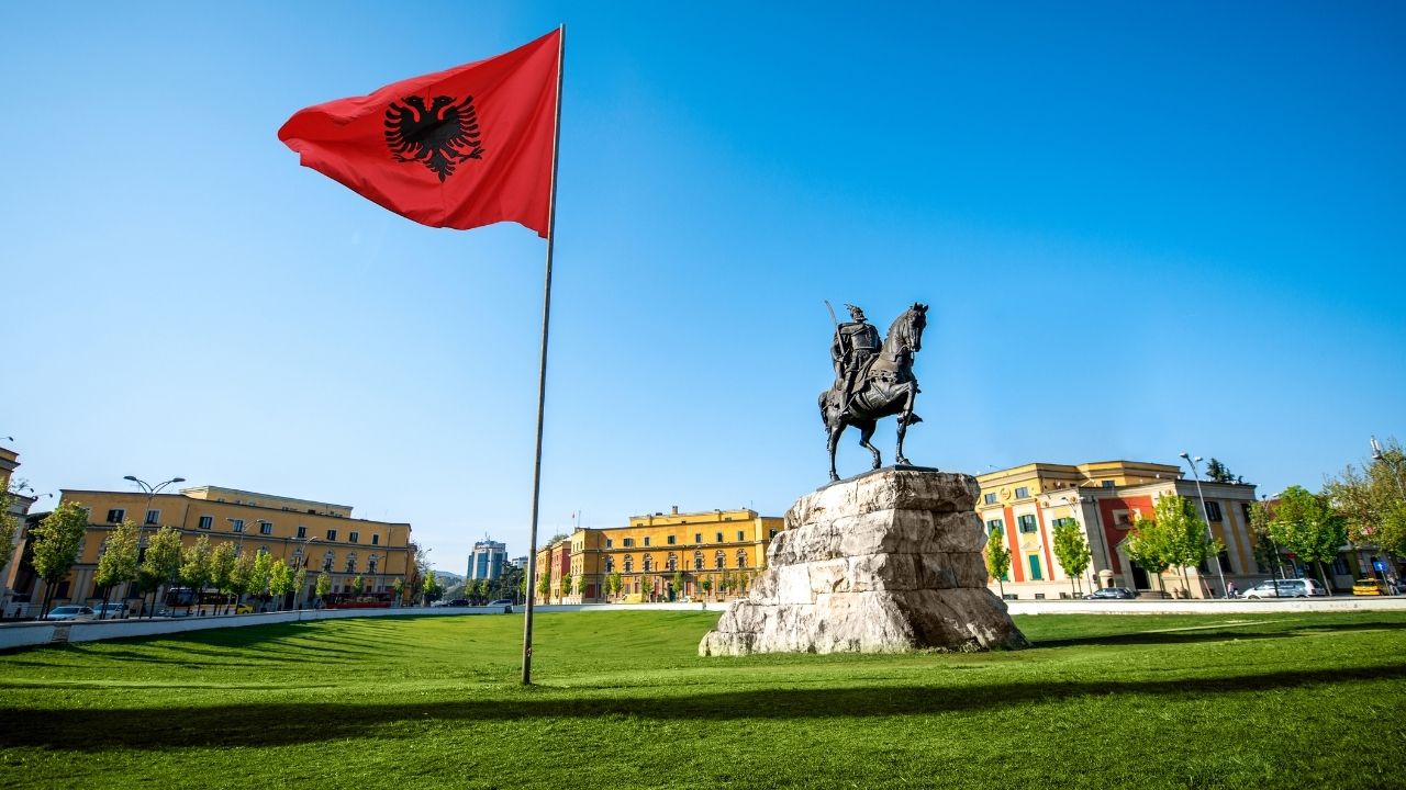 Skanderbeg Meydanı