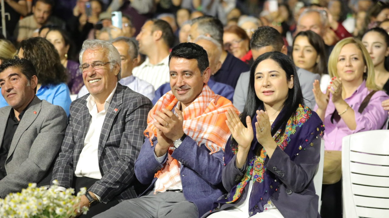 Bayraklı Hıdırellez1