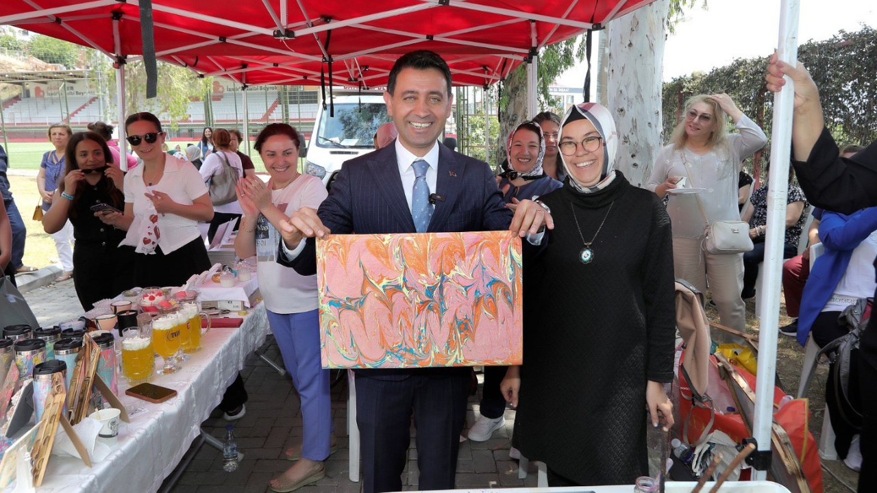 Bayraklı Kadın El Emeği