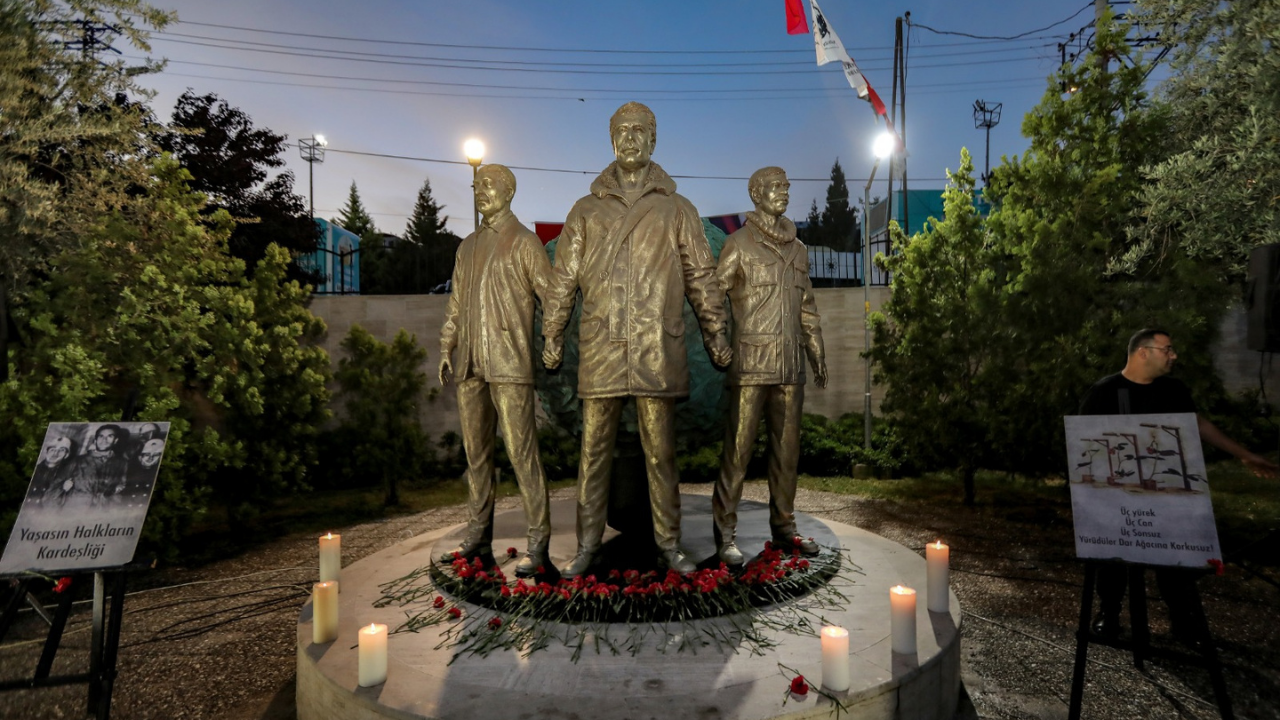 Bayraklı'da ‘Üç Fidan’ Anıldı4