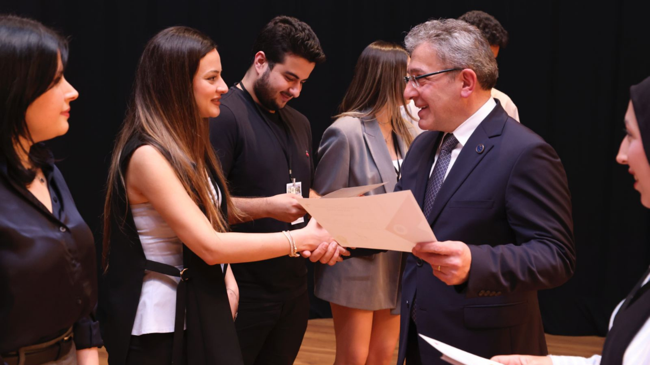 Izmirdesondakika (1)-146