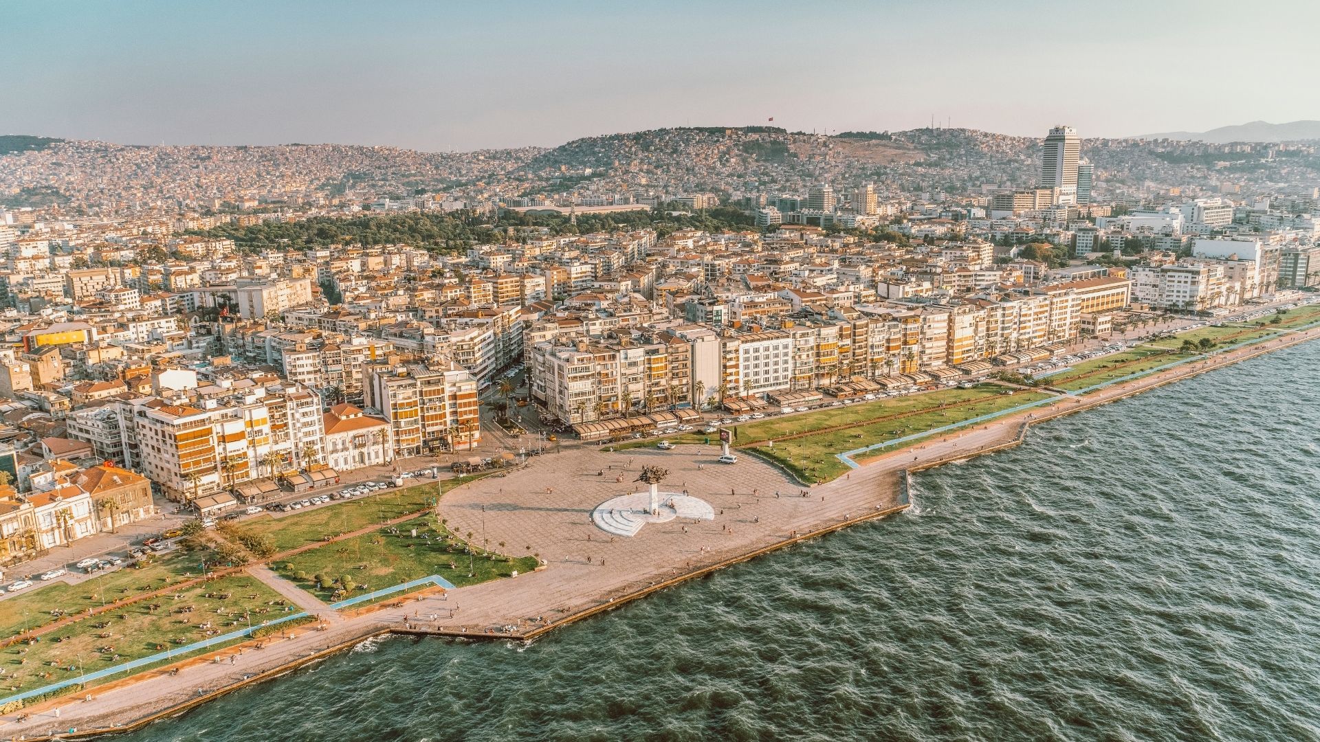 İzmirlilere Sorduk Size Göre İzmir’i İzmir Yapan Tek Kelime Ne (2)