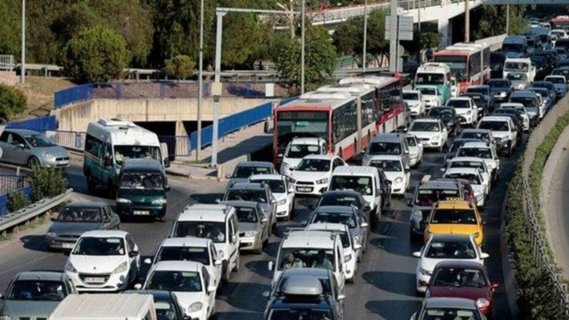 İzmirlilere Sorduk Trafikte En Çok Hangi Davranışlar Sinir Bozucu (2)