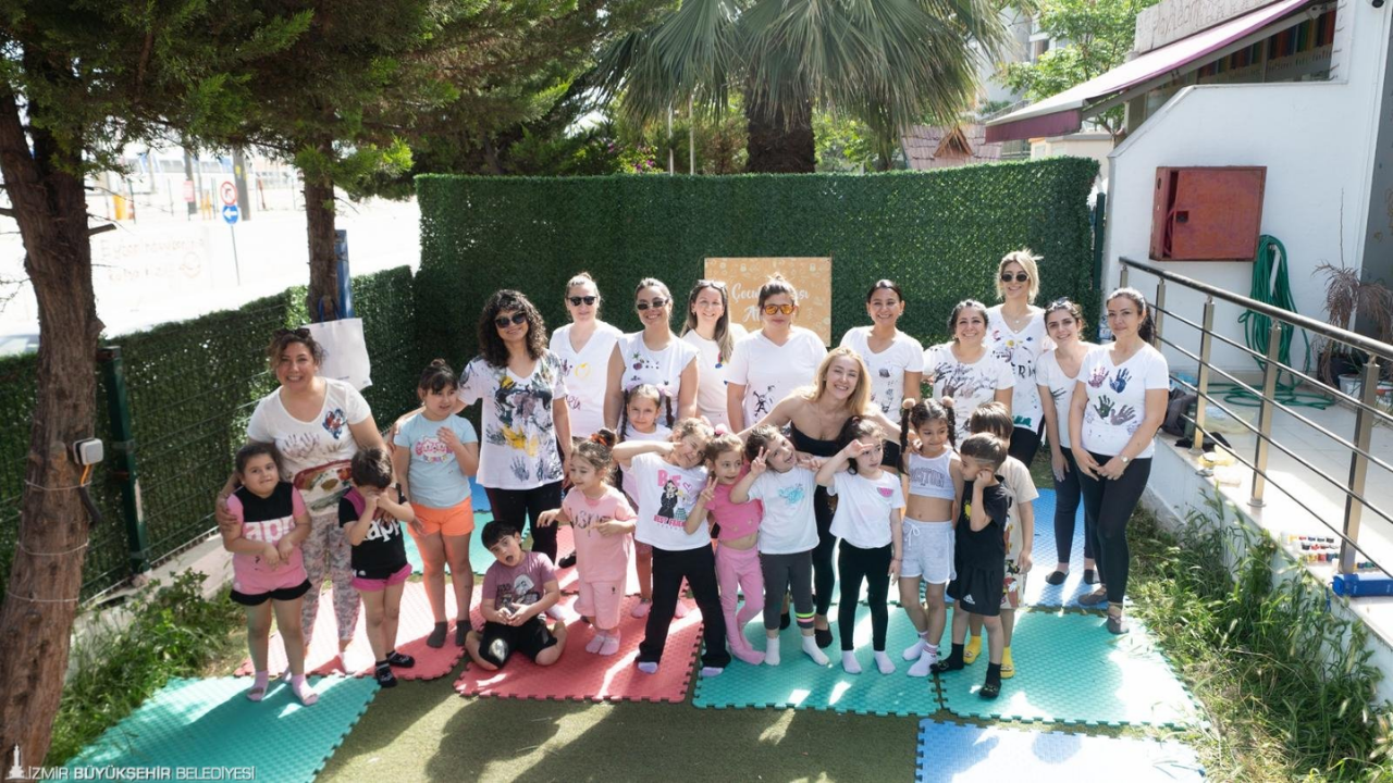 Izyuva Anneler Günü (2)