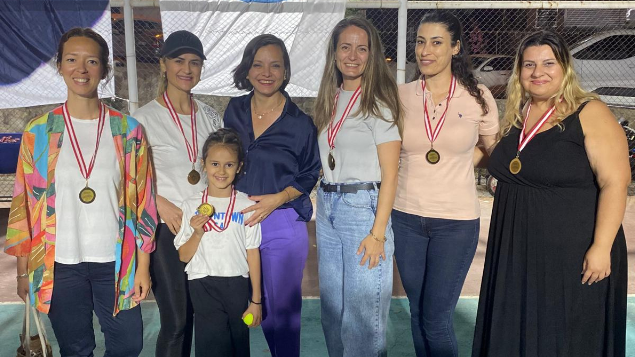 Karabağlar Tenis 19 Mayıs