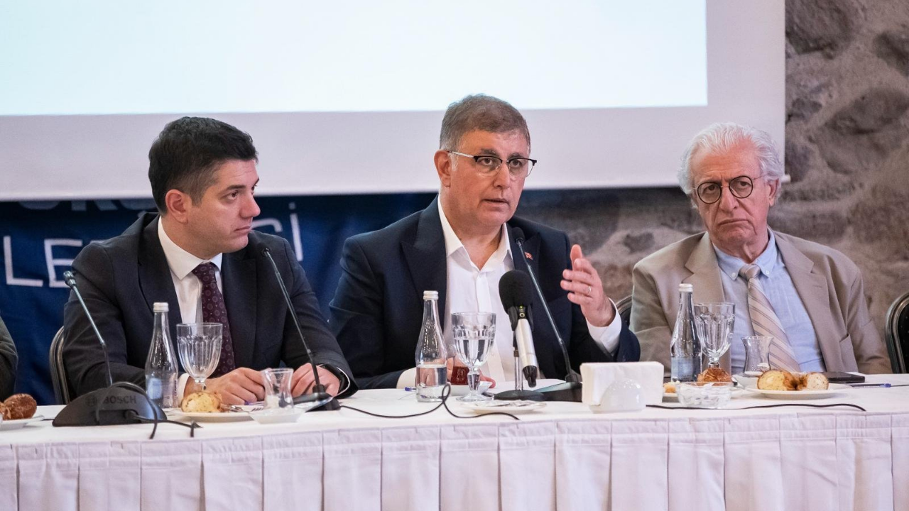 Kültürpark Cemil Tugay Toplantı