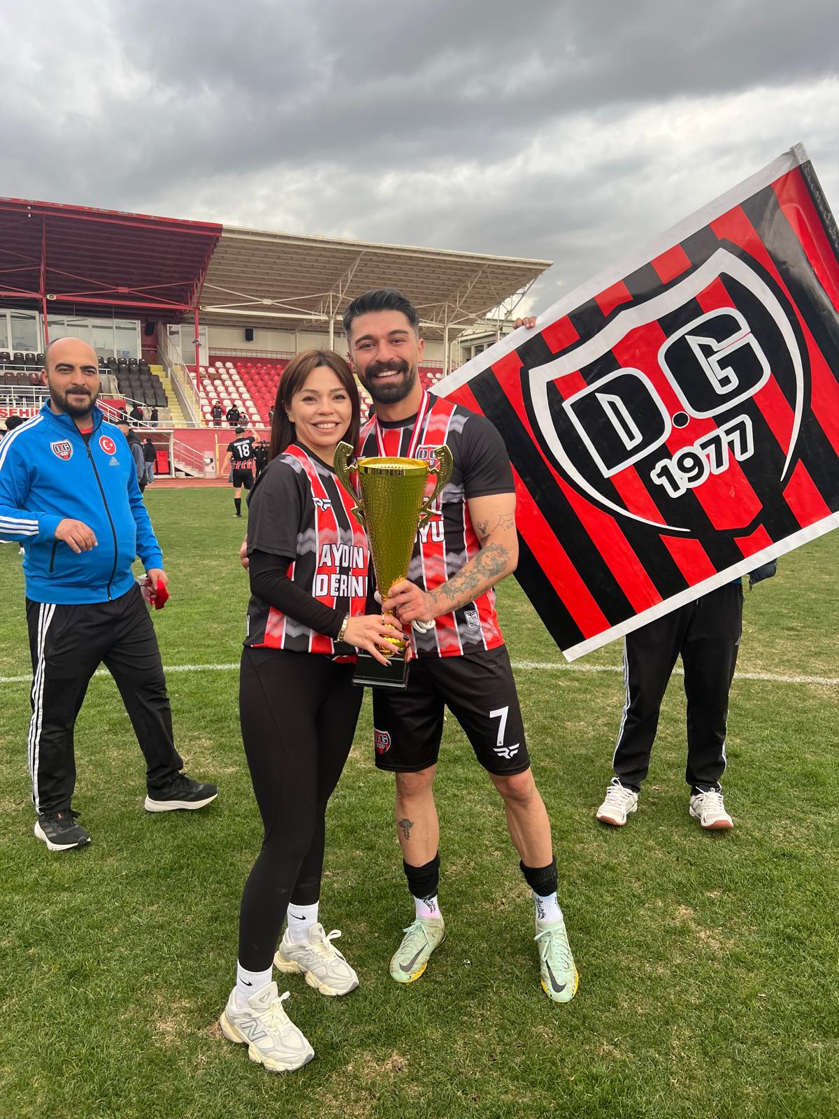 N E V S E H I R D E A M A T O R F U T B O L C U D A N S A M P I Y O N L 693655 205442