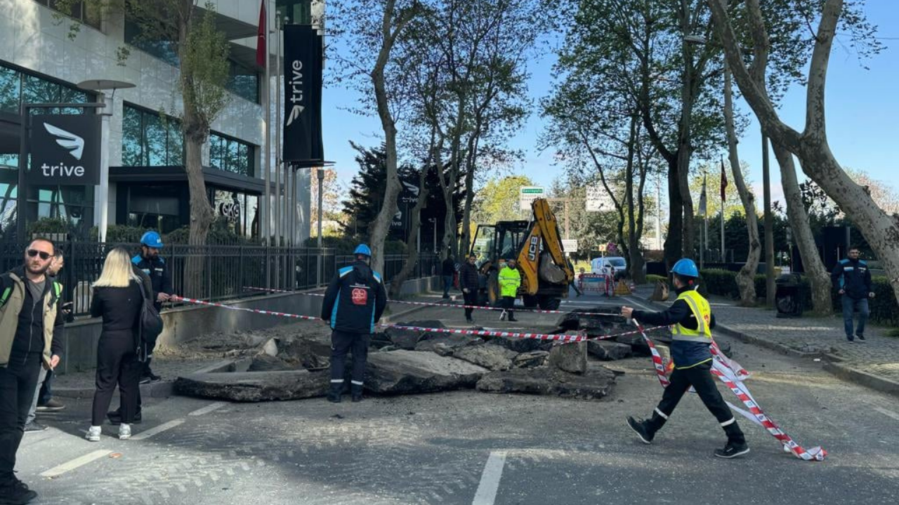 Sarıyer'de Çöken Yolla Ilgili İbb'den Açıklama2