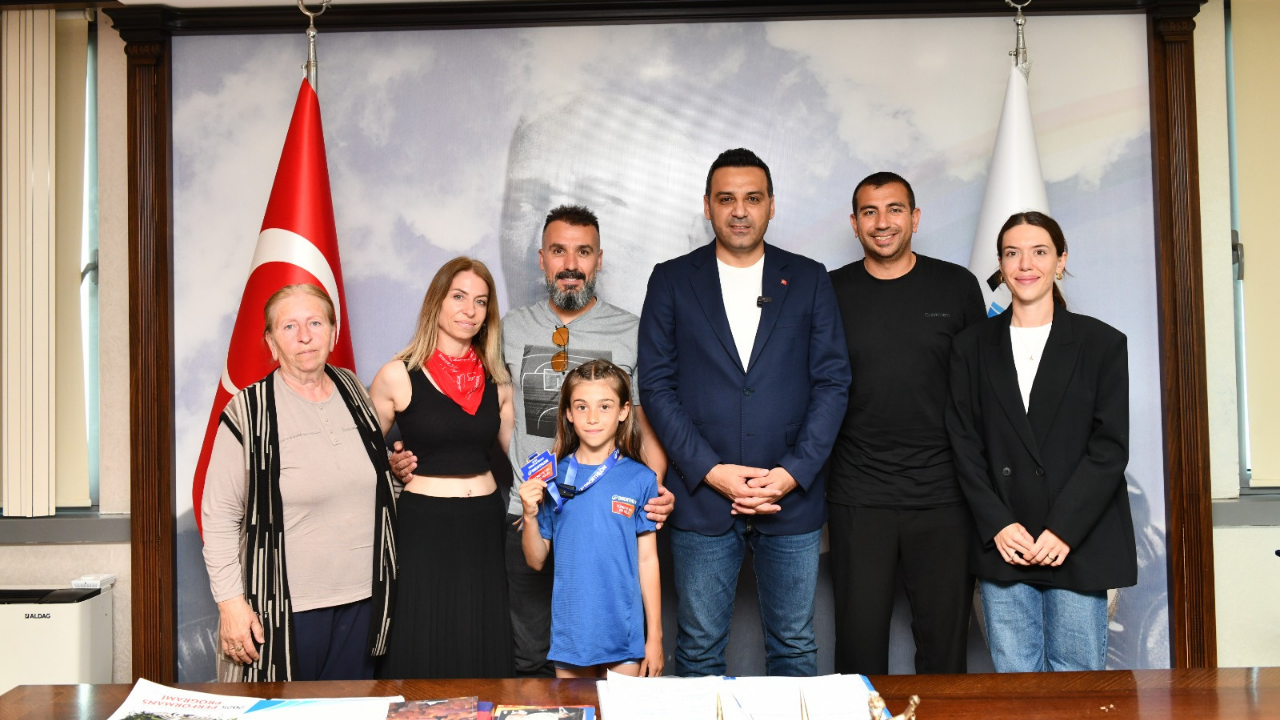 Türkiye’nin En Hızlısı Güneş’e Çiğli Belediye Başkanı Yıldız’dan Destek