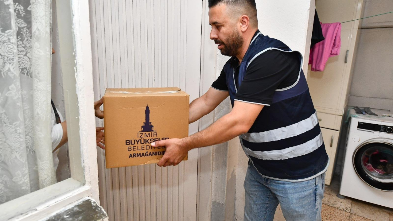 Izmir Bayram Öncesi 45 Milyonluk Yardım