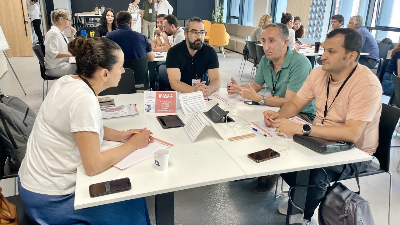 Izmirdesondakika (1)-240