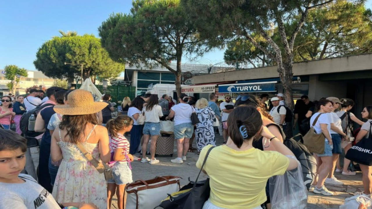 Yunan Adalarına Bayram Çıkarması Sakız’a Yoğun İlgi