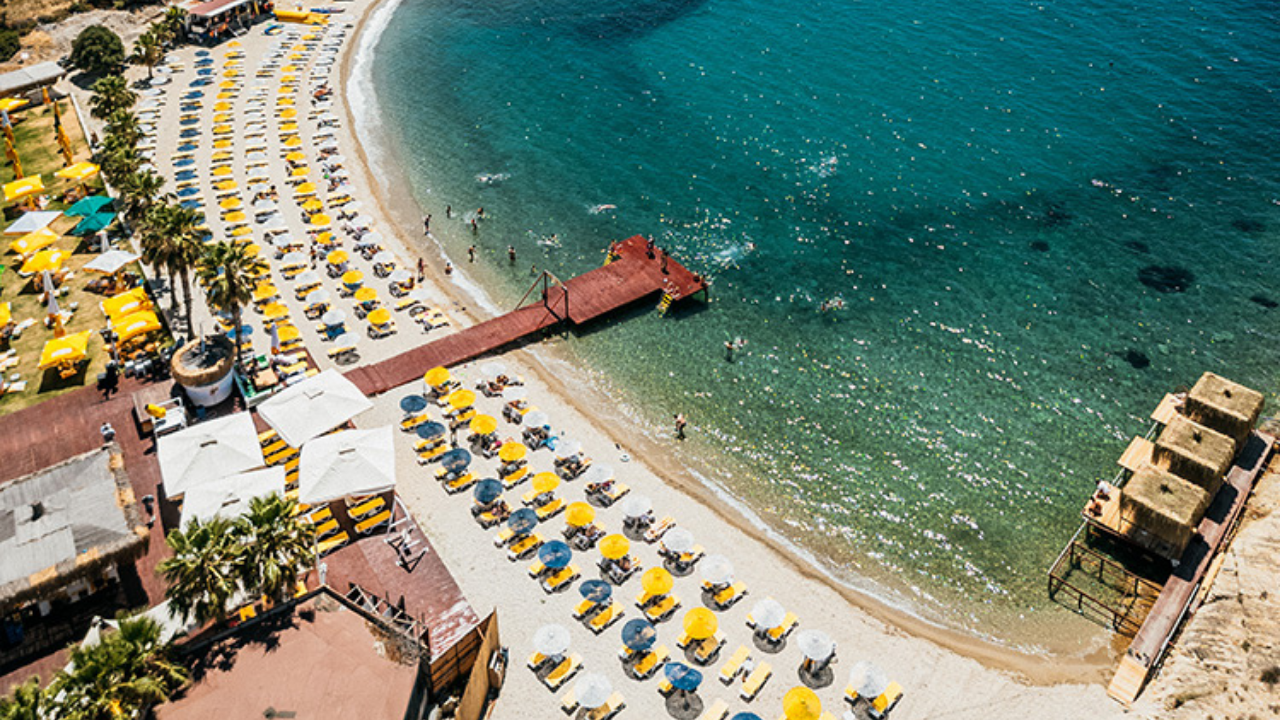 Bueno Beach Club 4