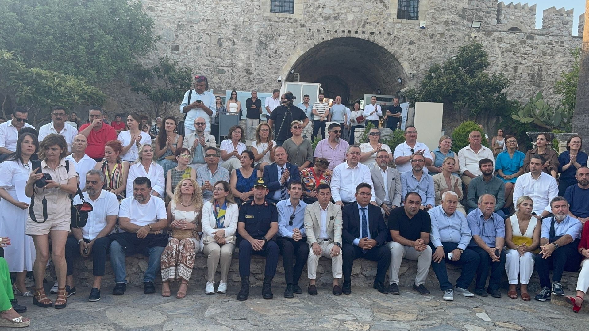Denizden Gelen Kadın Marmaris Kalesi’nde Sergileniyor (2)