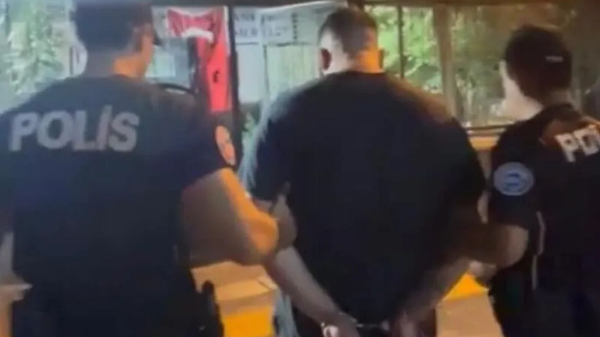 İzmir’de Firari Suçlu Nokta Operasyonla Yakalandı! (2)