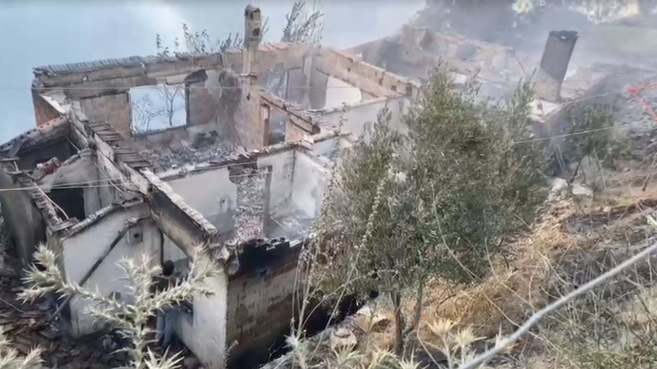 İzmir’de Son Günlerde Peş Peşizmir Yangını 1