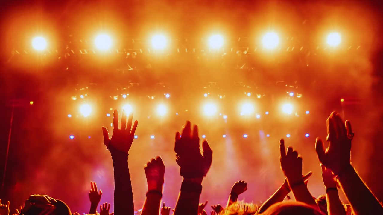 İzmir’de sonbahar etkinlikleri: Konserden 90’lar gecesine, tiyatrodan festivale dopdolu program