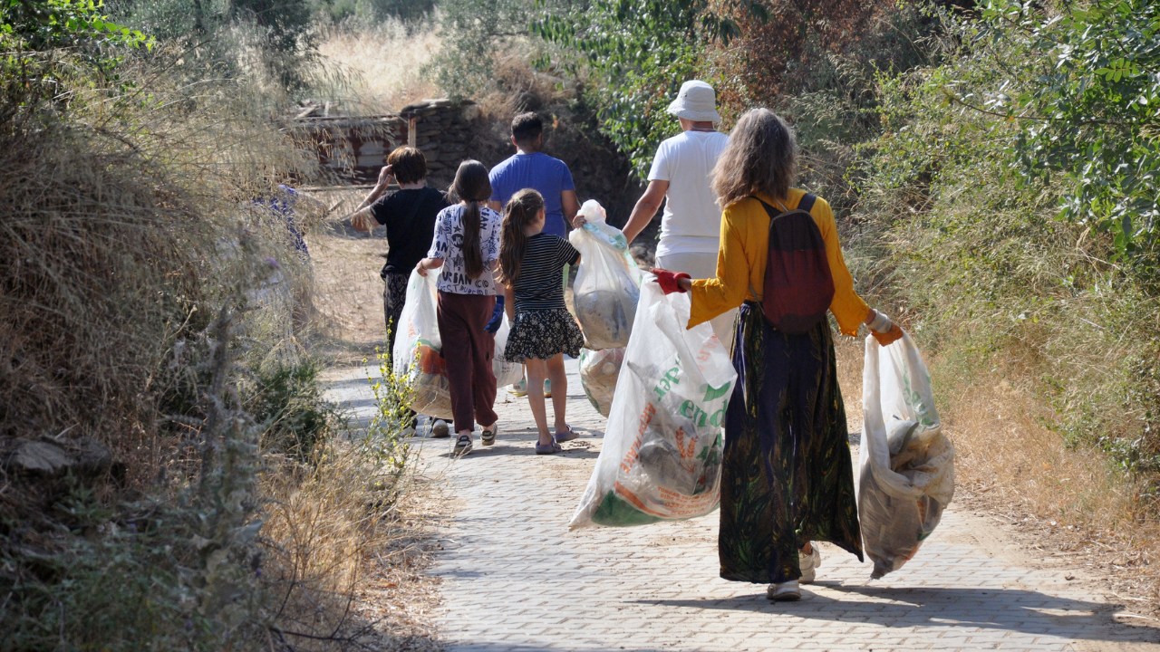Ödemiş Gönüllüler Çöp Topluyorr