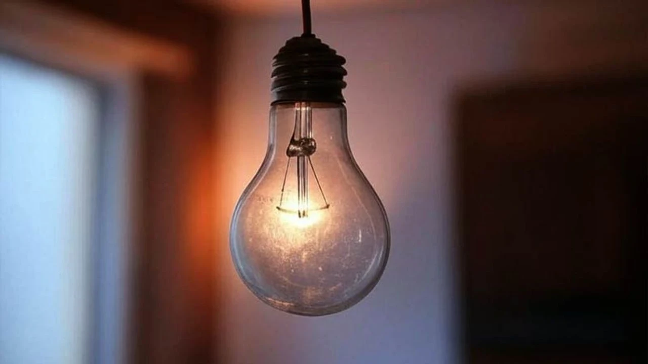 İzmir’de 16 Ağustos elektrik kesintisi: 10 ilçede saatlerce elektrik olmayacak!
