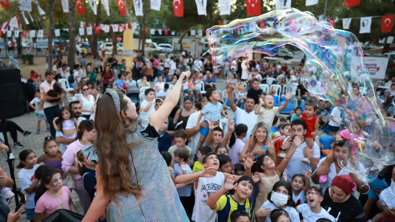 Bayraklı Sokak Festivali’nde Çocuklar Doyasıya Eğlendi 1