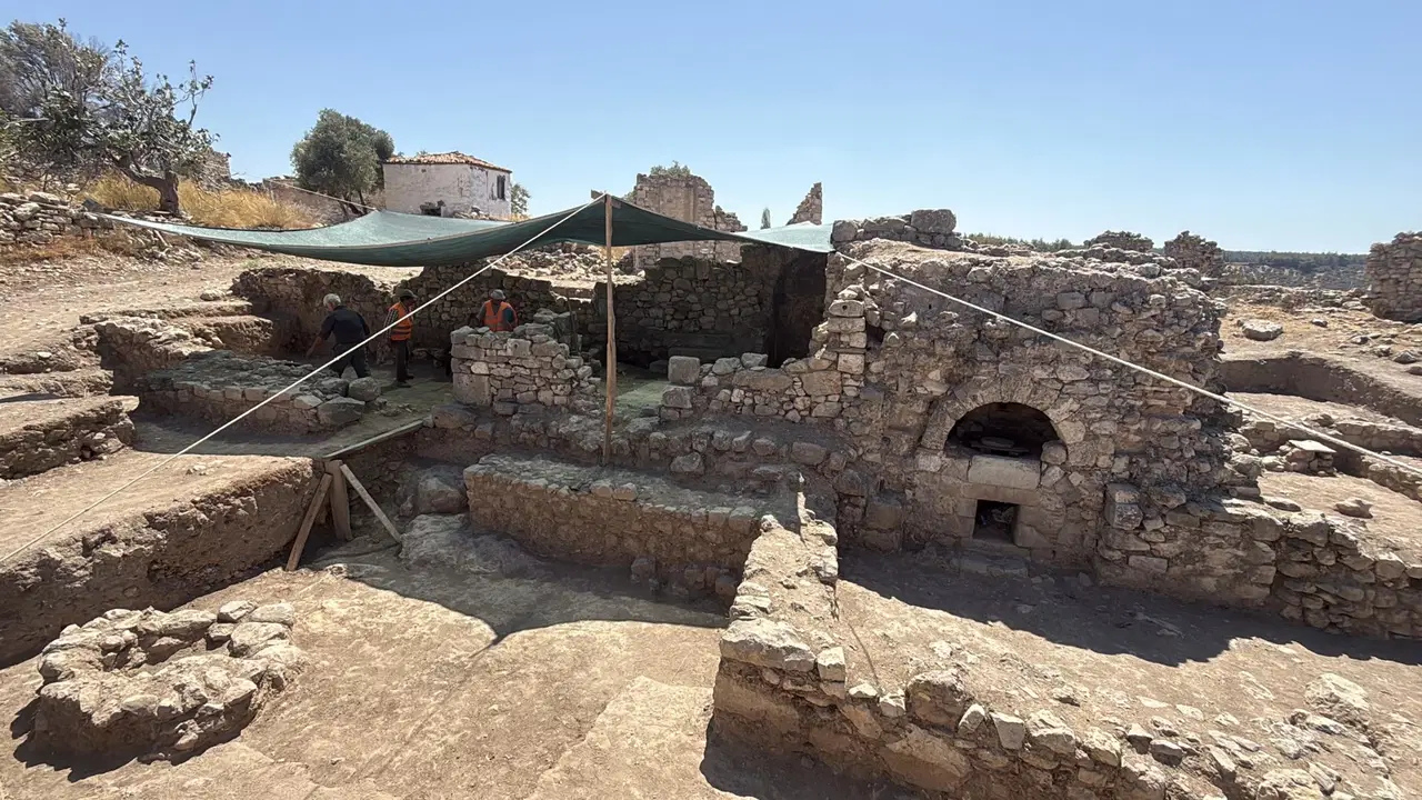 Beçin Kalesi Kazılarında 3 Bin Yıllık Tarih Gün Yüzüne Çıktı (2)