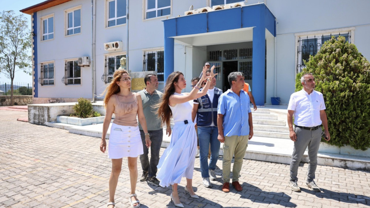 Çeşme Belediyesi’nden Okullarda Yenileme Çalışması Sınıflar Öğrencileri Bekliyor1