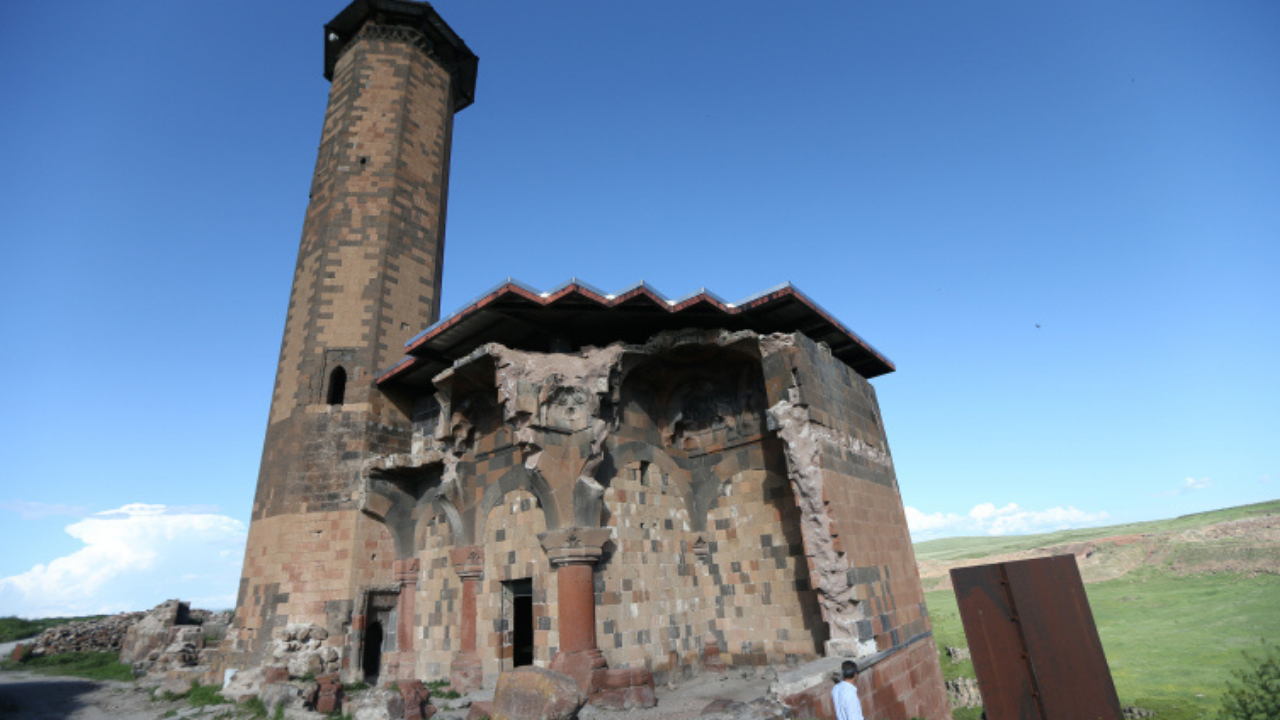 Ebu'l Menuçehr Cami (2)