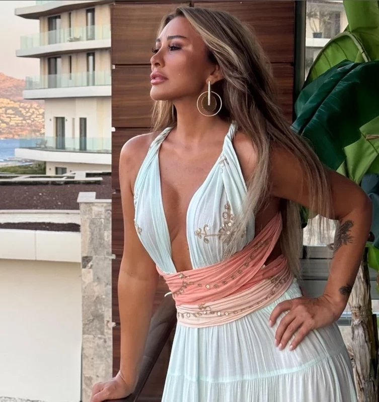 Fgfdgfdgfd 692Y 7Ab8