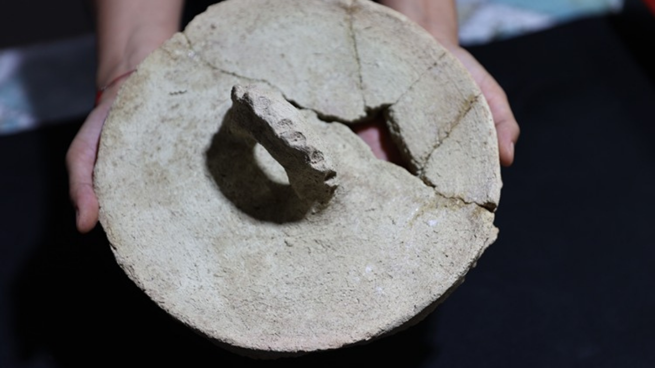 Harran’da 800 Yıllık Baklava Desenli Ekmek Kalıbı Bulundu (2)