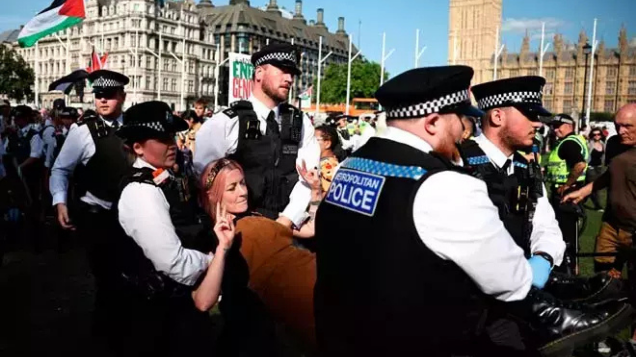 İngi̇ltere Protesto