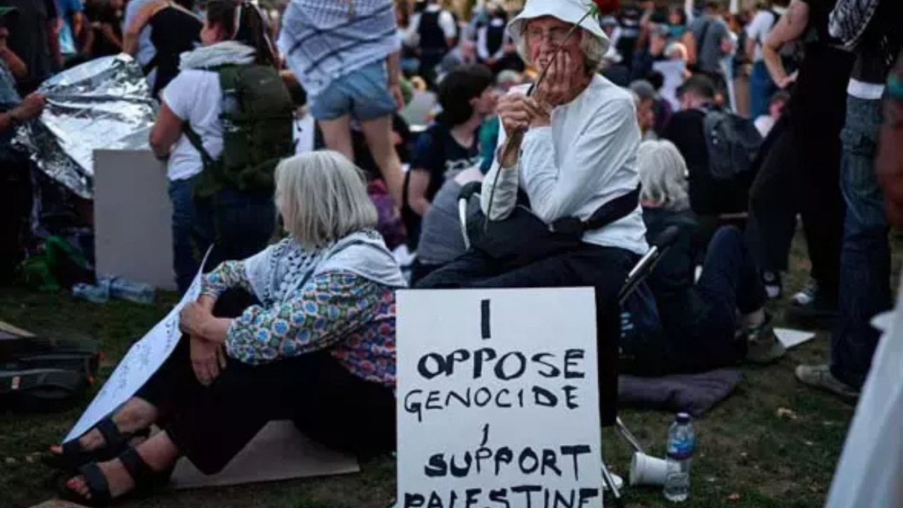 İngi̇ltere Protesto2