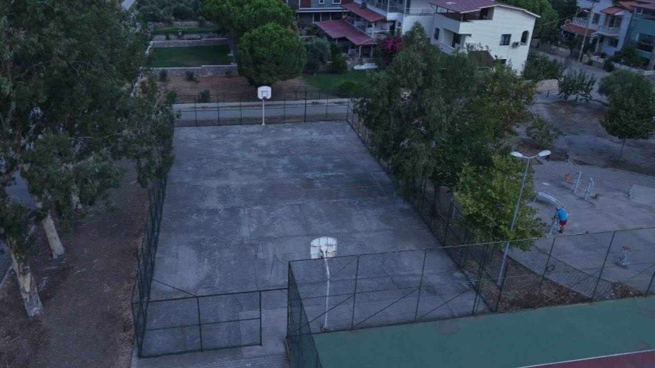 Menderes Spor Sahaları Yenileniyor 1