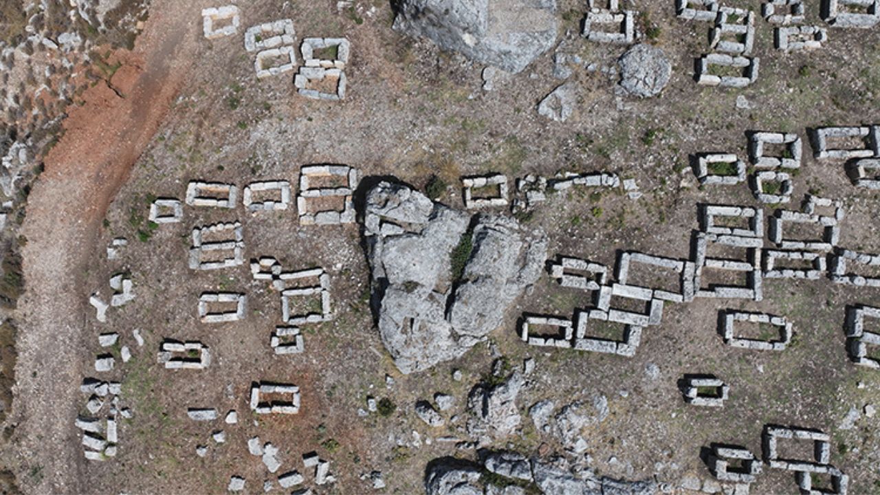 Sillyon Antik Kenti Mezar