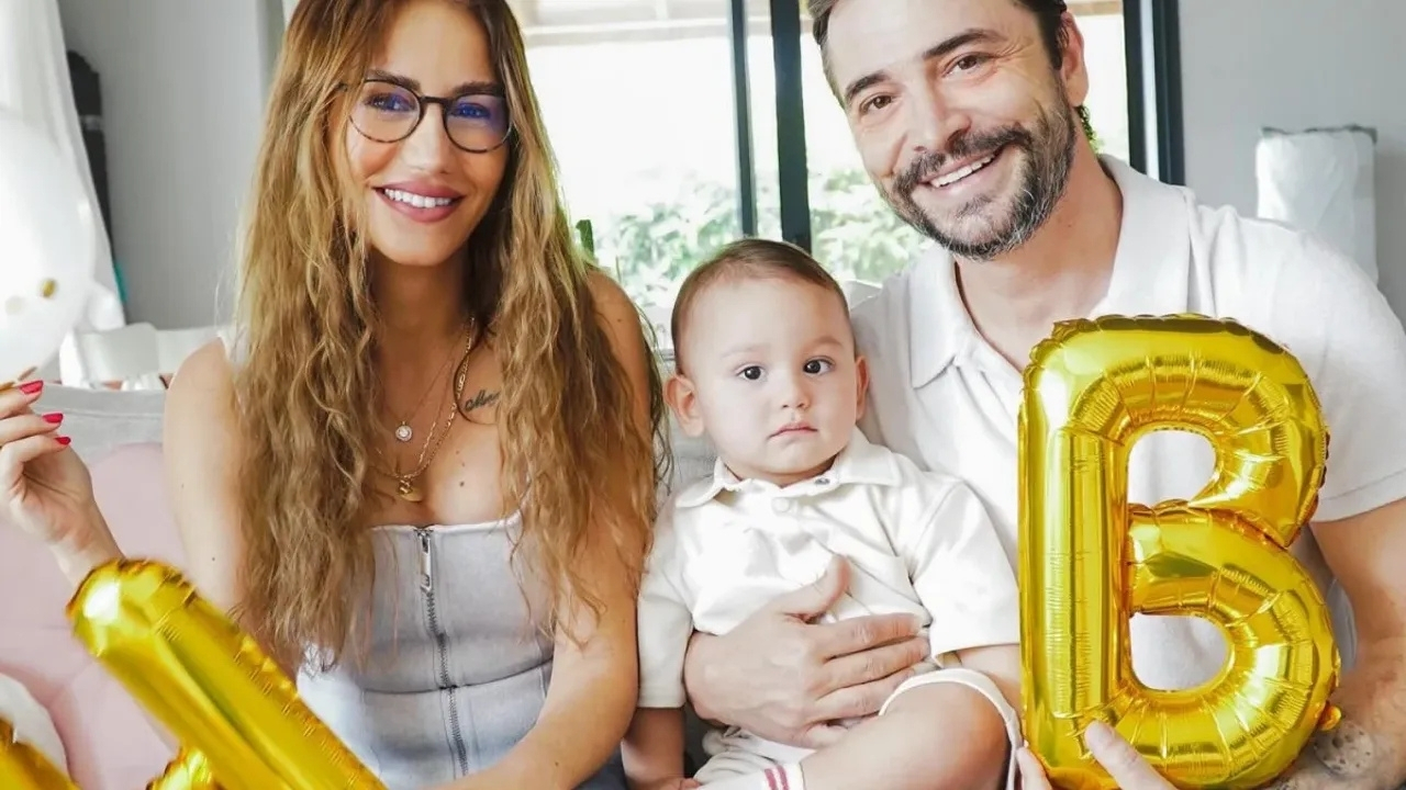 Ahmet Kural Ve Eşi Vatandaşlık Için Koştu! (4)