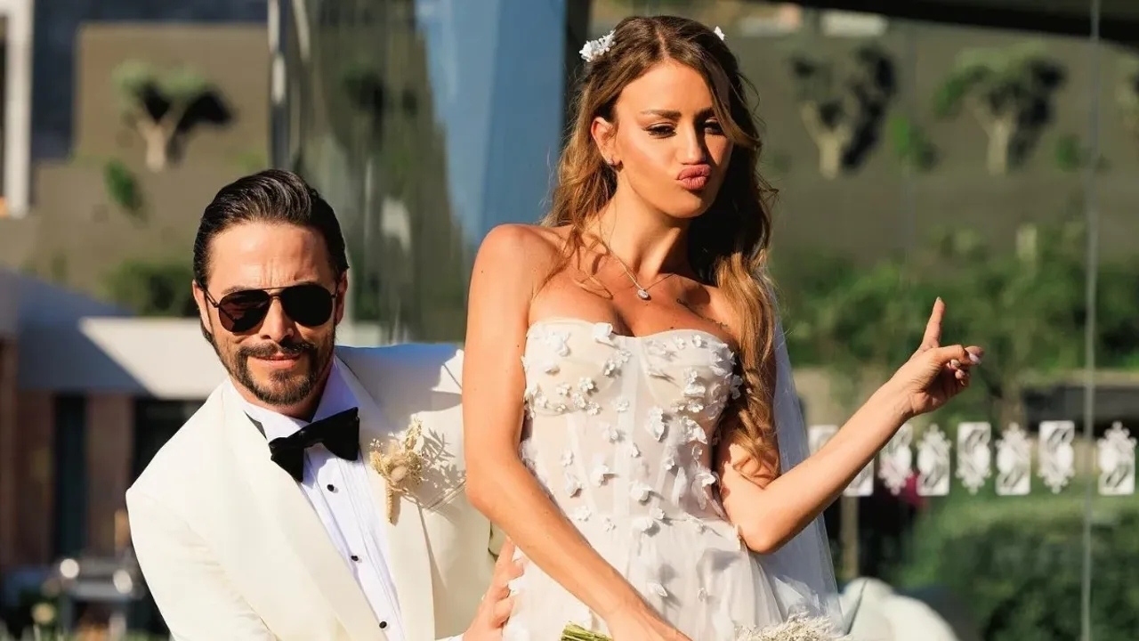 Ahmet Kural Ve Eşi Vatandaşlık Için Koştu!