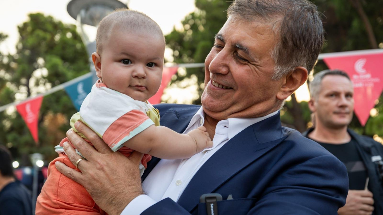 Başkan Tugay, İef’de Çocuklar Ve Ailelerle Buluştu1