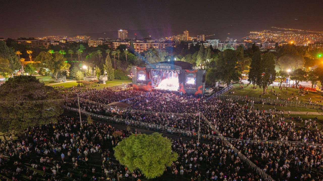 Çim Konseri Derya Uluğ