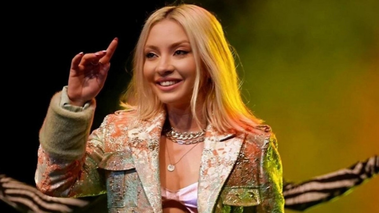 Ece Seçkin’in Başı Dertte, “İmdat” Diyerek Yardım Istedi (3)