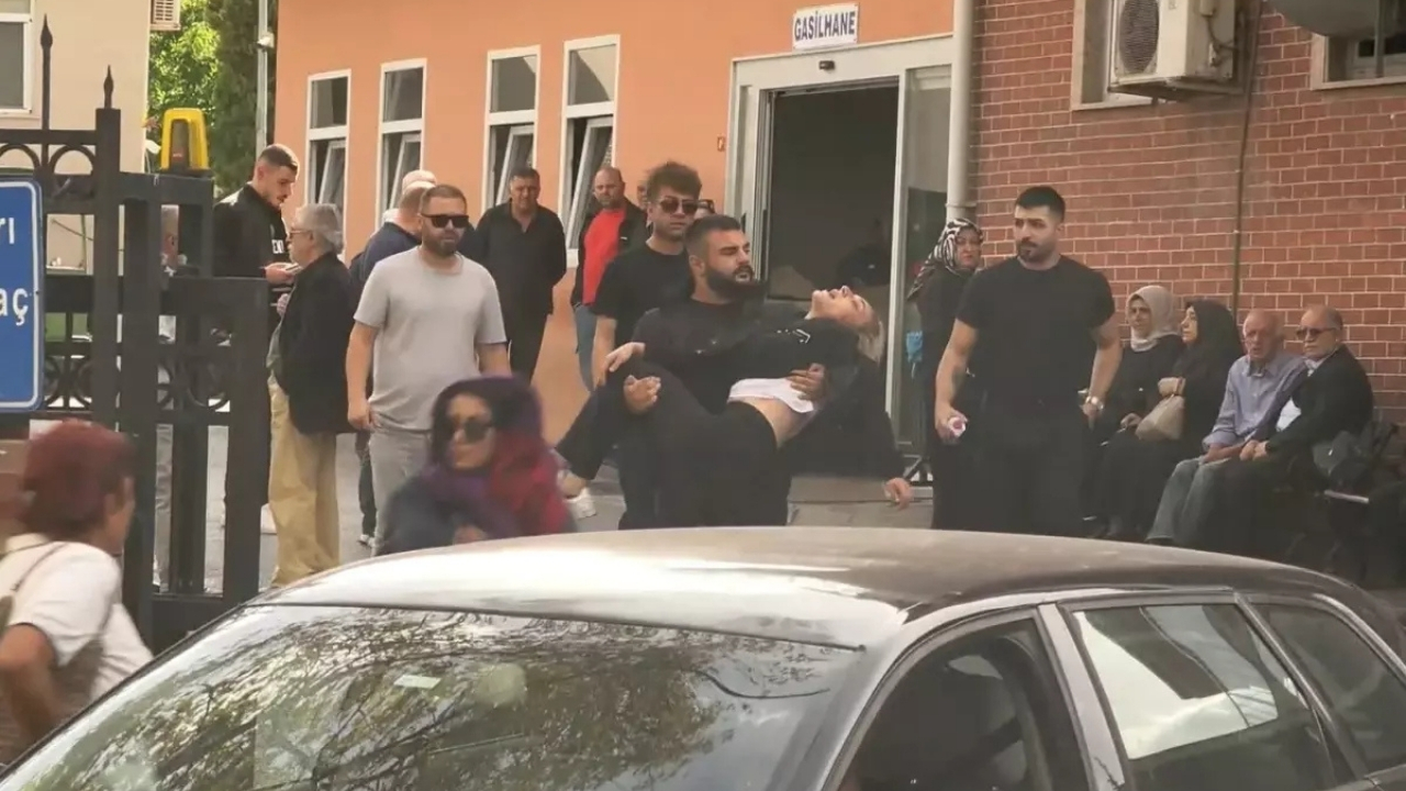 Güllü’nün Kızı Gasilhanede Fenalık Geçirdi