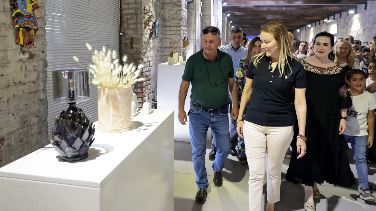 Iz Bırakan Eller Konak