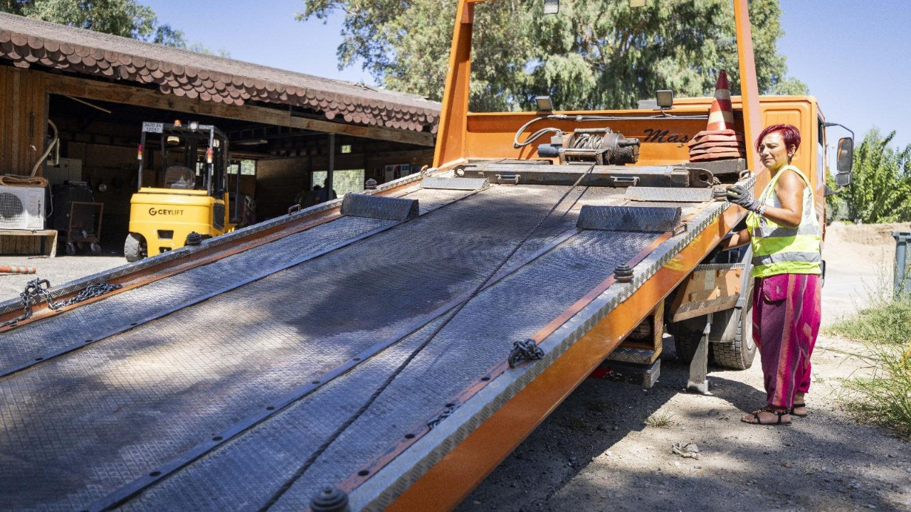 İzmirli Munise Demirer 1