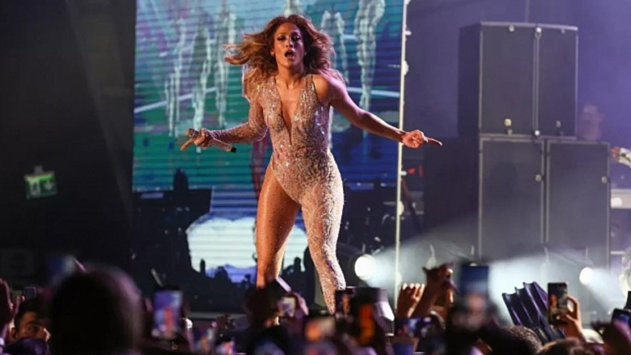 Seda Bakan'dan Şoke Eden Jennifer Lopez Itirafı! (1)