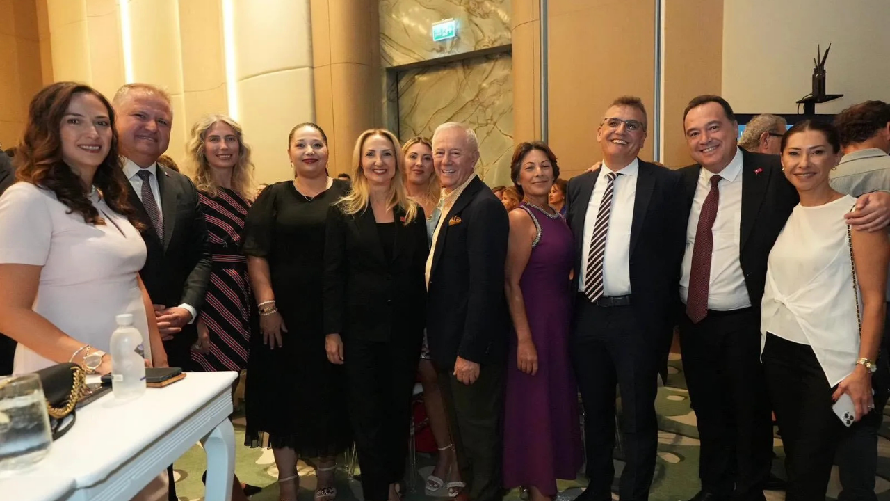 Tugay’ın Mutlu Günü Chp Zirvesi Çeşme’de Buluştu